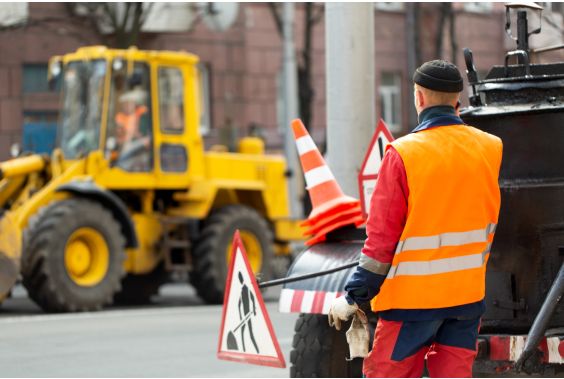 Traffic Marshal online course – banksman training and site safety